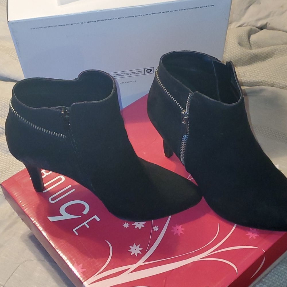 Heeled booties
